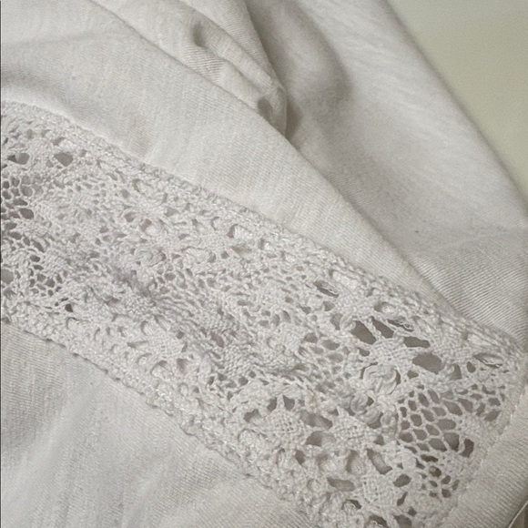 Denver Hayes White Blouse with lace detailing size large - Picture 7 of 8